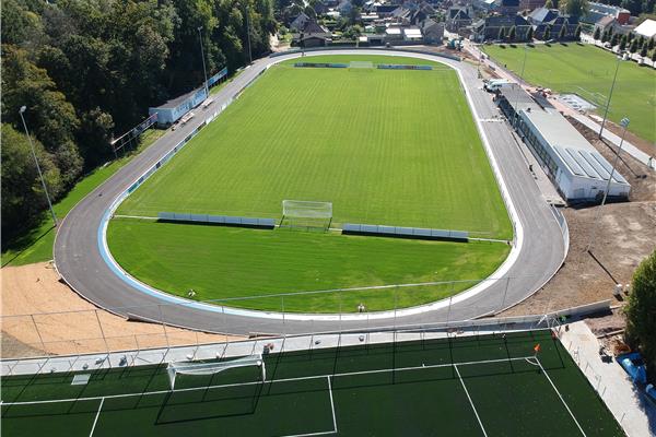 Aménagement piste de cyclisme et terrain de football synthétique - Sportinfrabouw NV